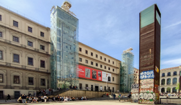 Entrada principal del Museo Reina Sofía gratis de Madrid.